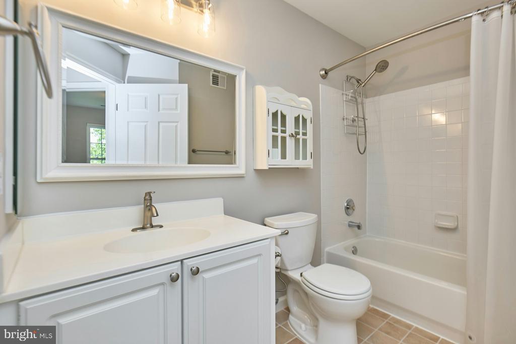 6986 MANAHOAC PLACE