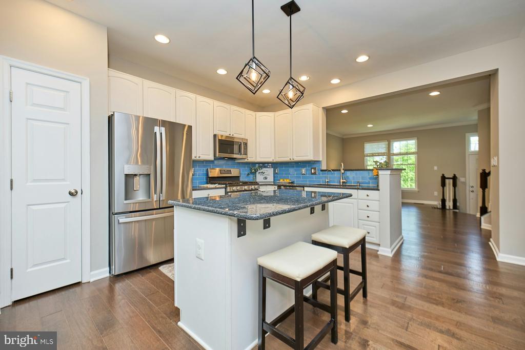 6986 MANAHOAC PLACE