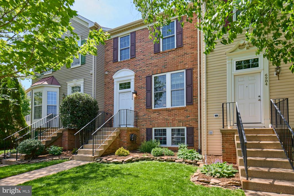 6986 MANAHOAC PLACE
