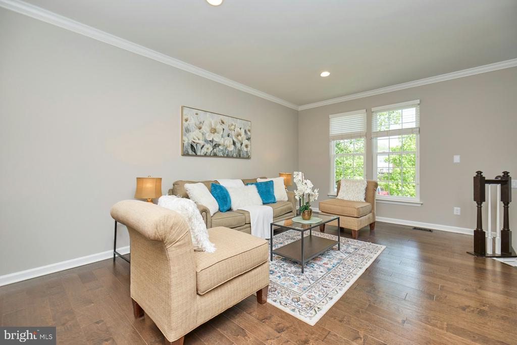 6986 MANAHOAC PLACE