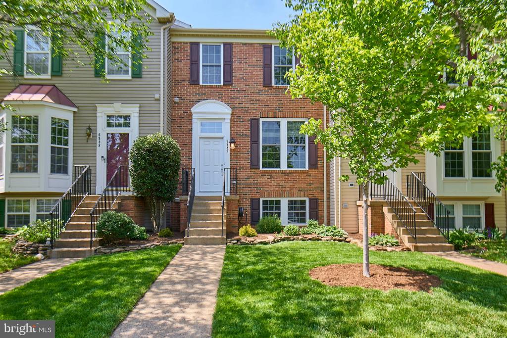 6986 MANAHOAC PLACE