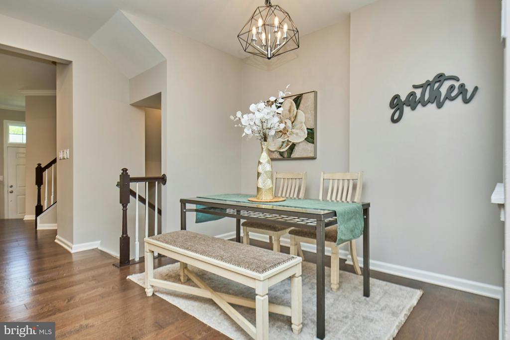 6986 MANAHOAC PLACE