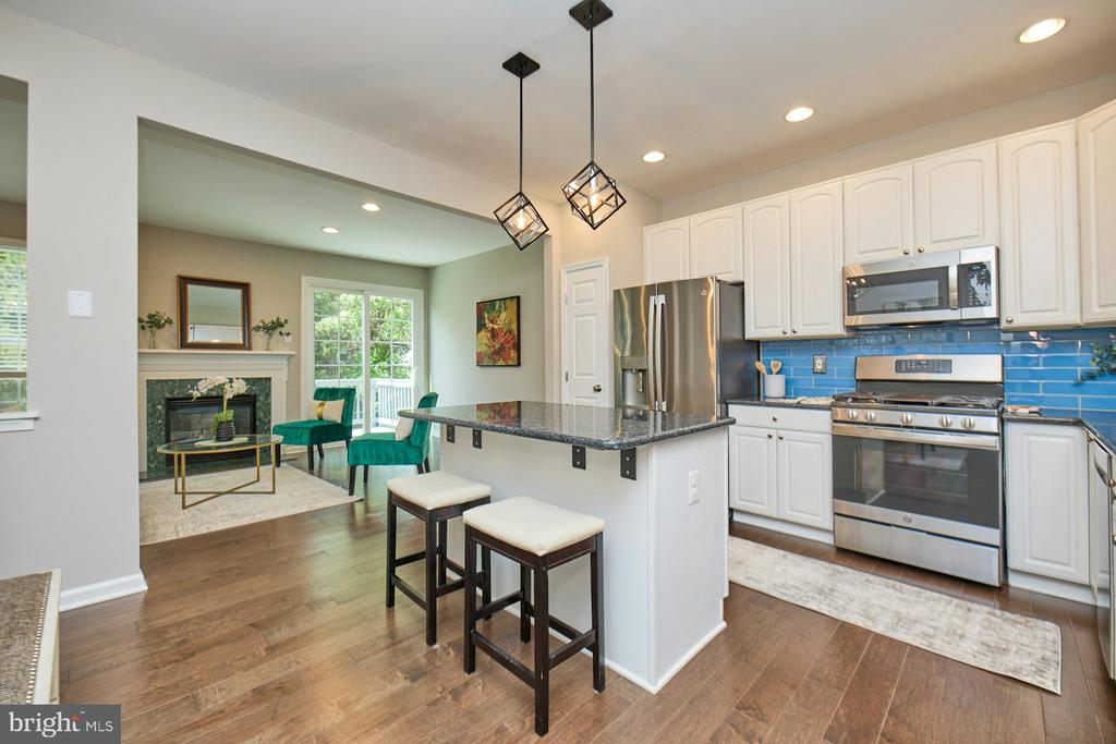6986 MANAHOAC PLACE