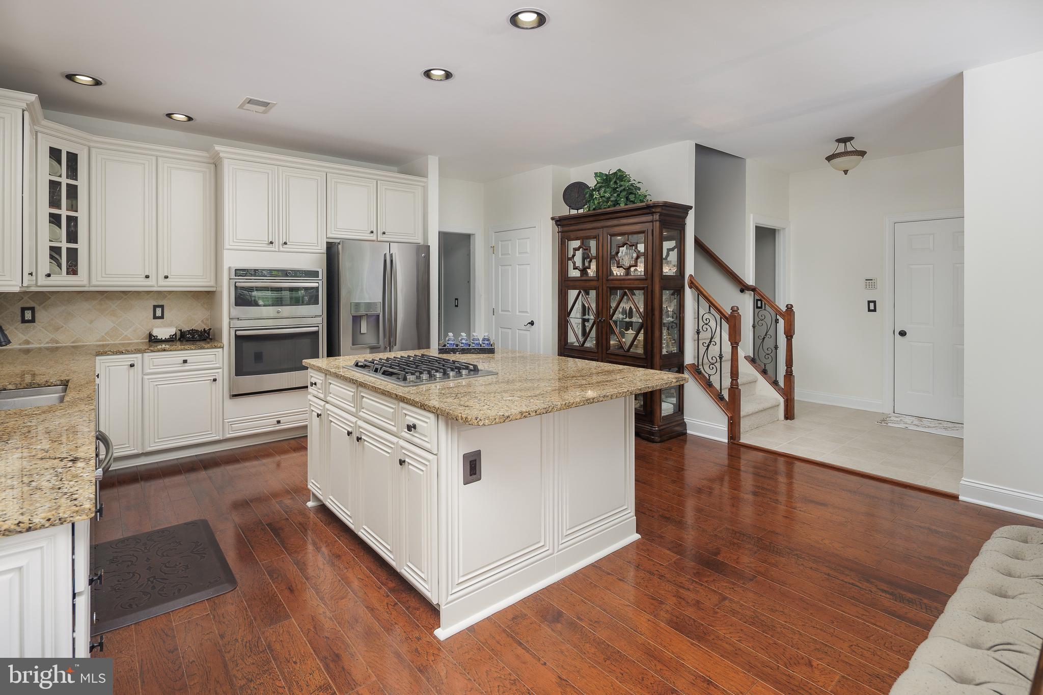 5359 WALKERTON COURT