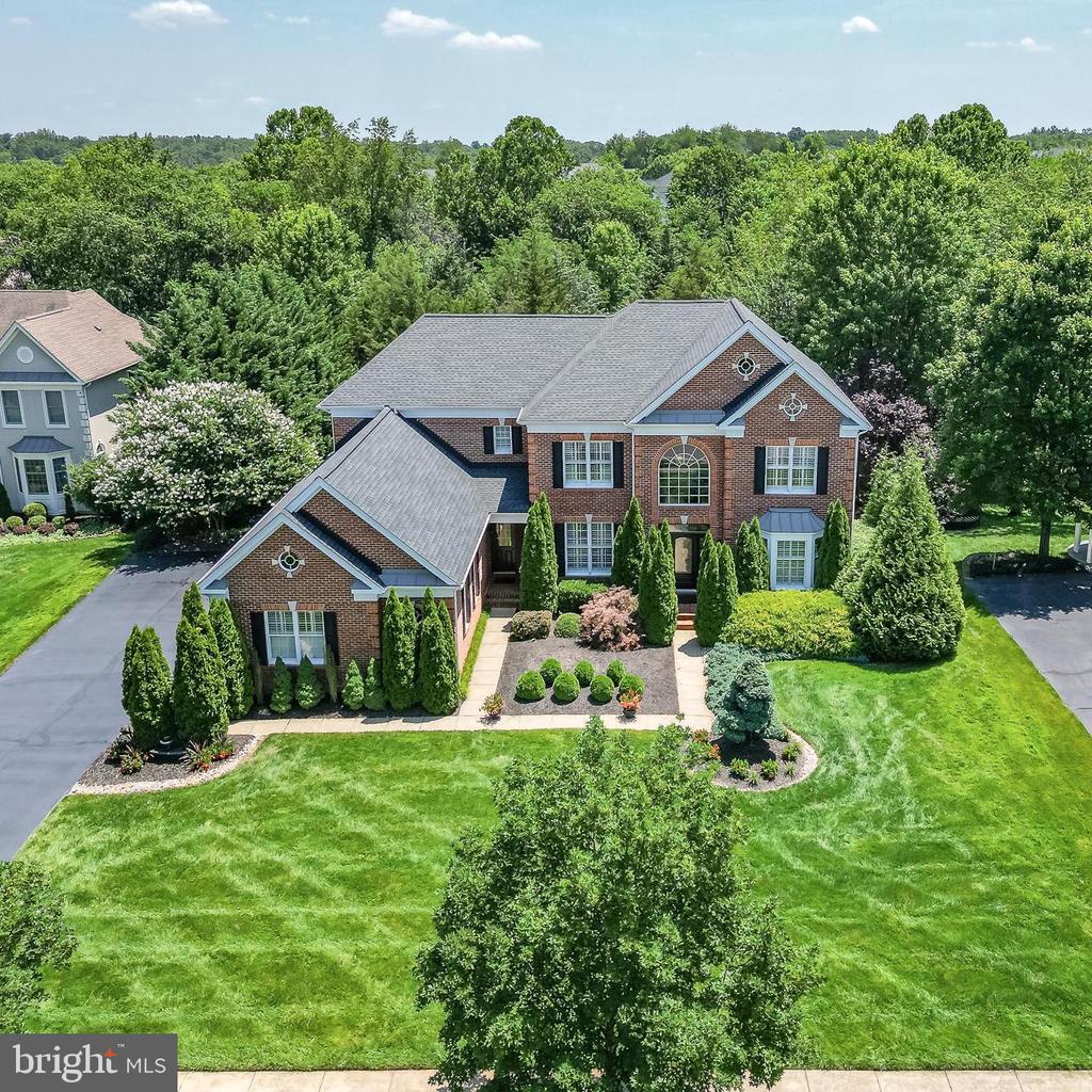 5359 WALKERTON COURT