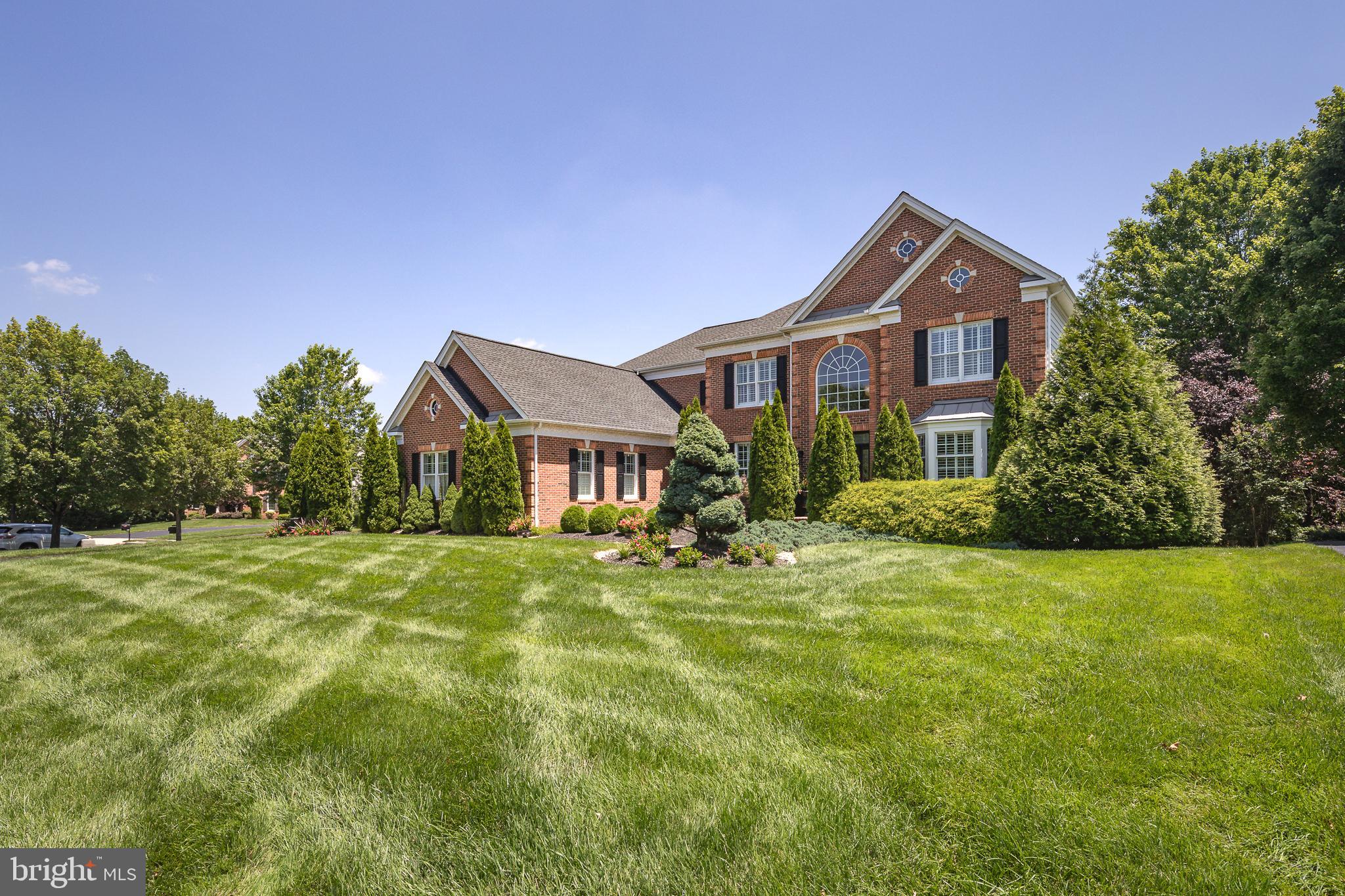 5359 WALKERTON COURT