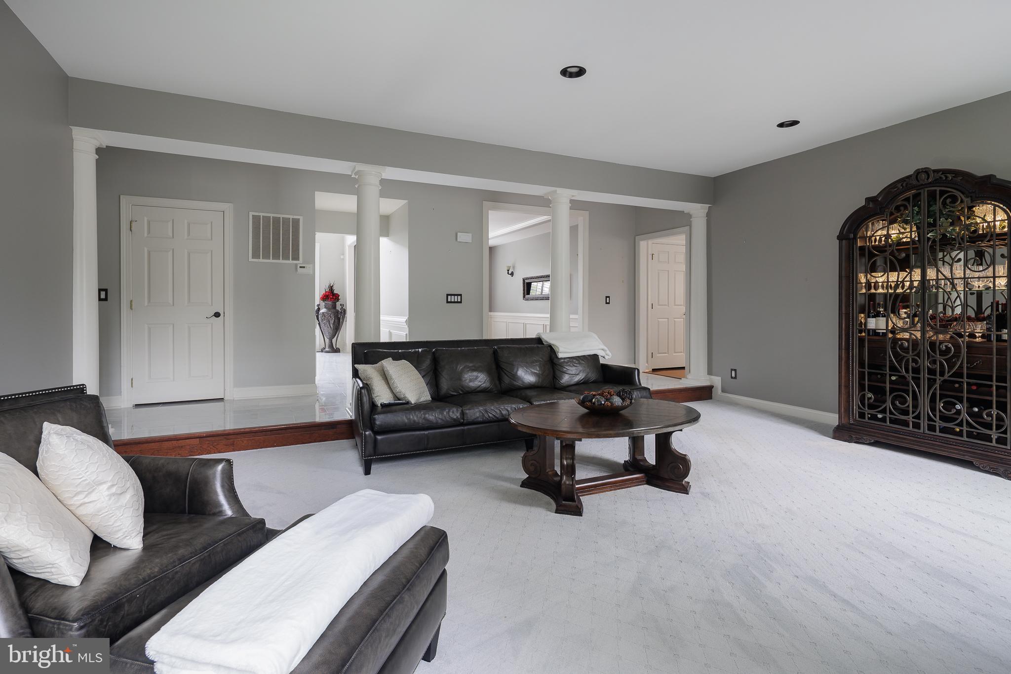 5359 WALKERTON COURT