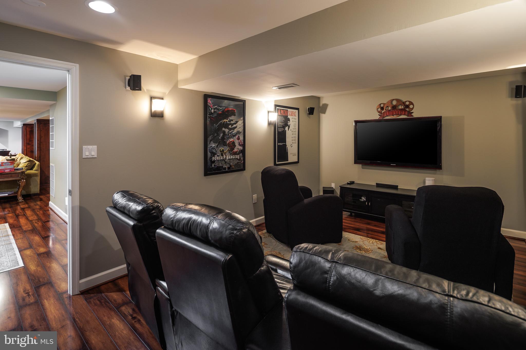 5359 WALKERTON COURT