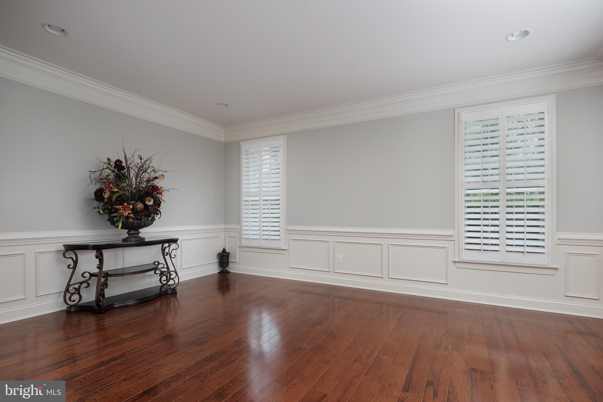 5359 WALKERTON COURT