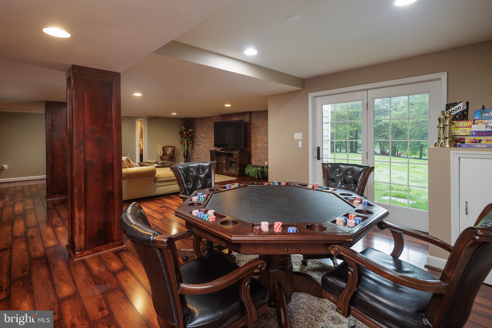 5359 WALKERTON COURT