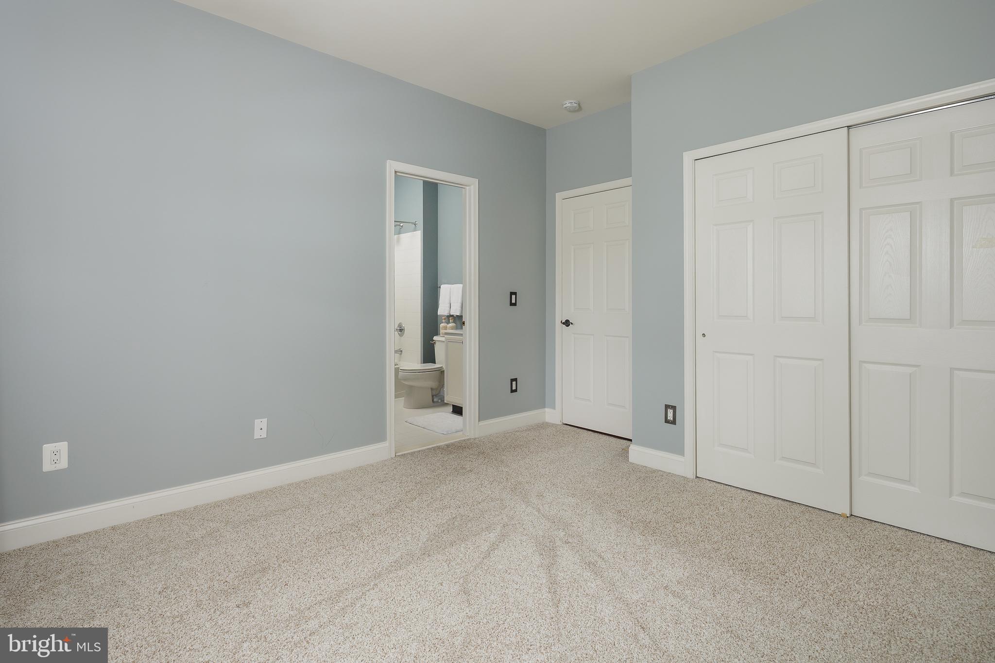 5359 WALKERTON COURT
