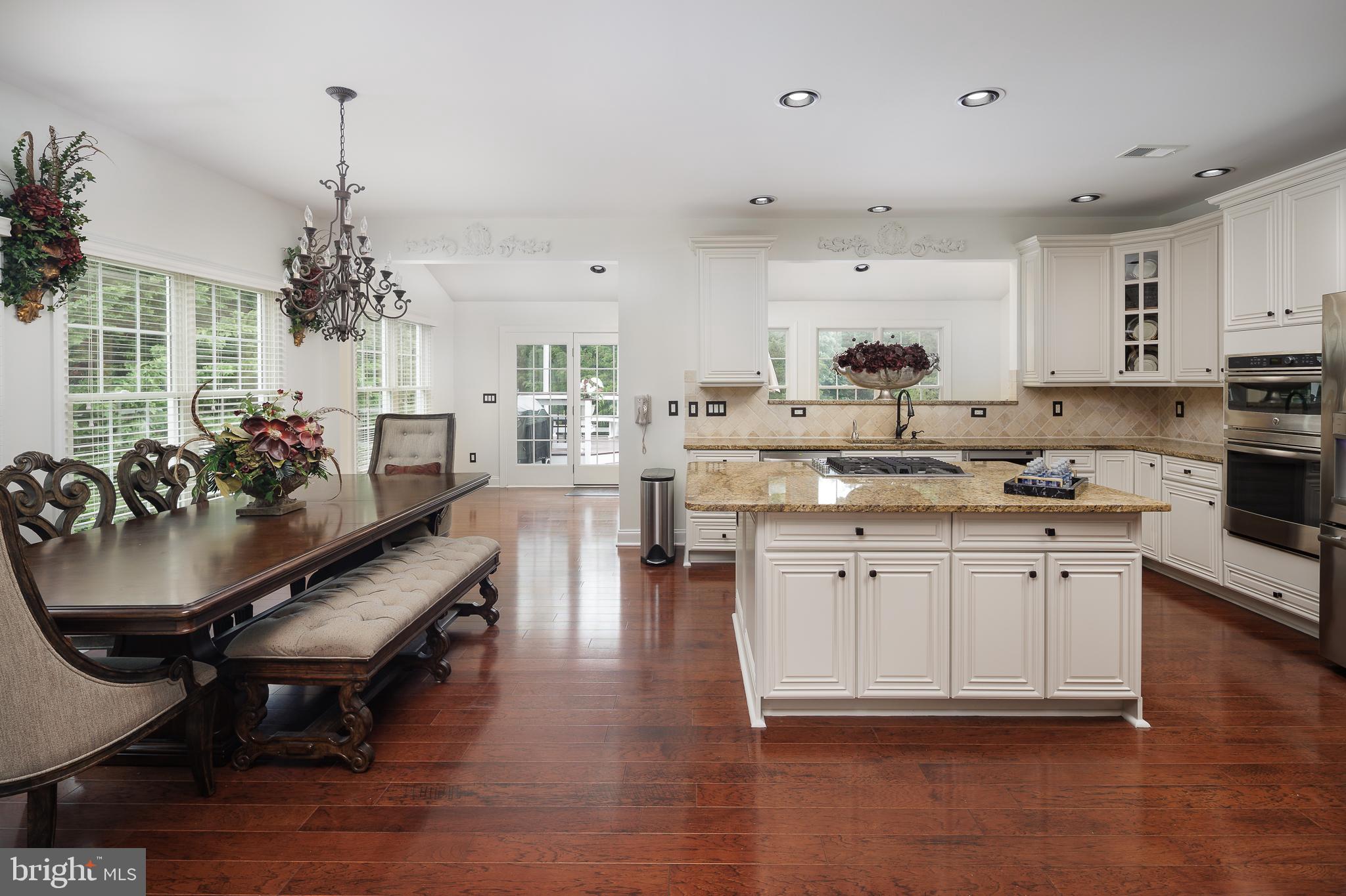 5359 WALKERTON COURT