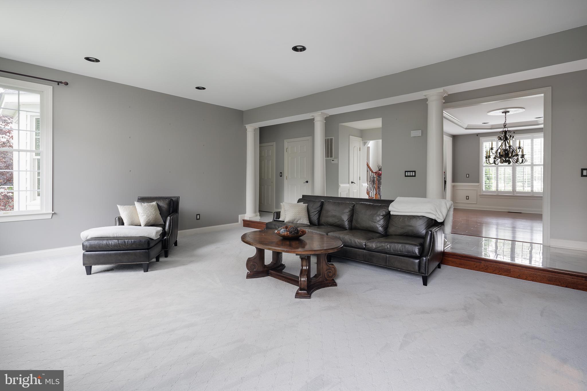 5359 WALKERTON COURT