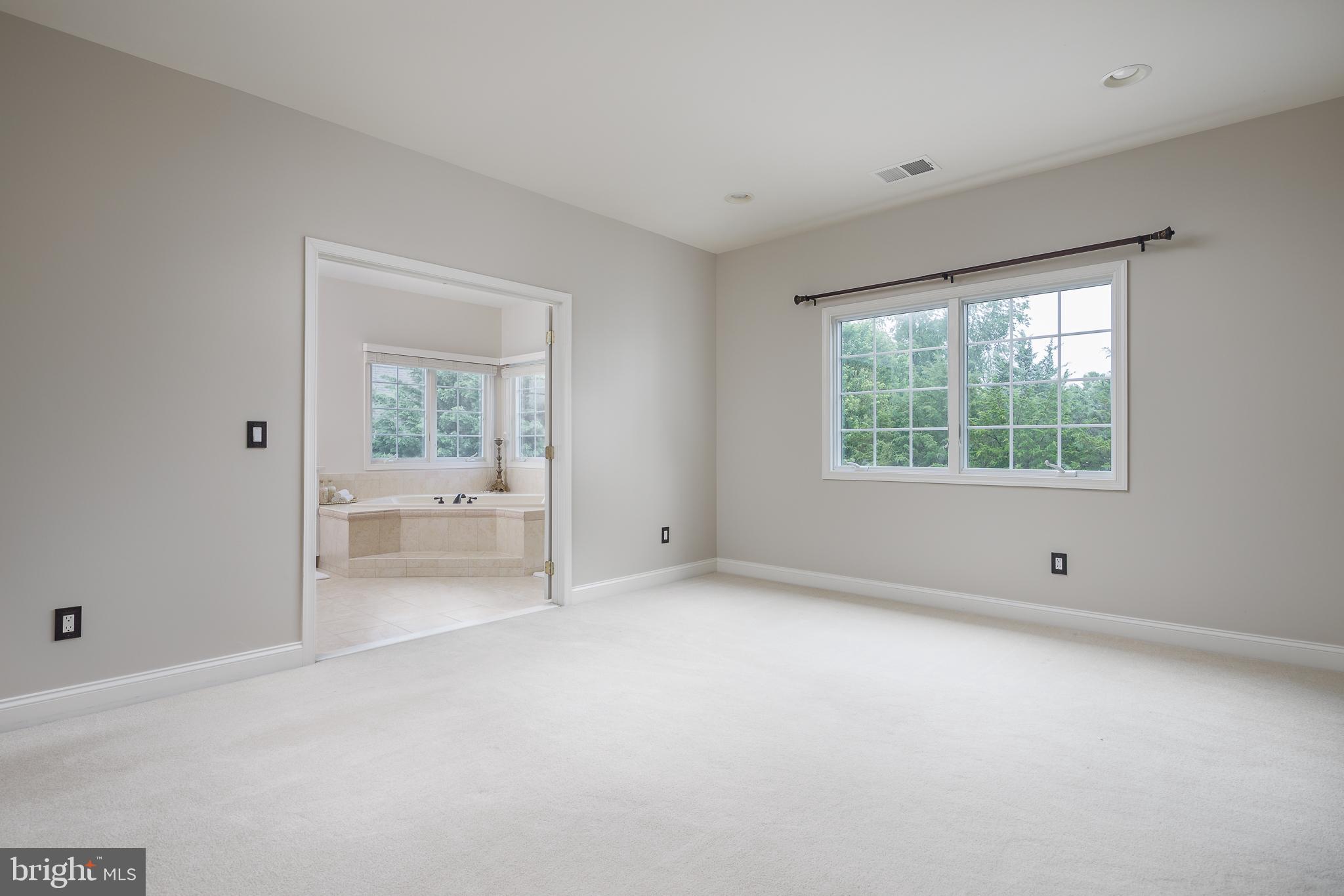 5359 WALKERTON COURT