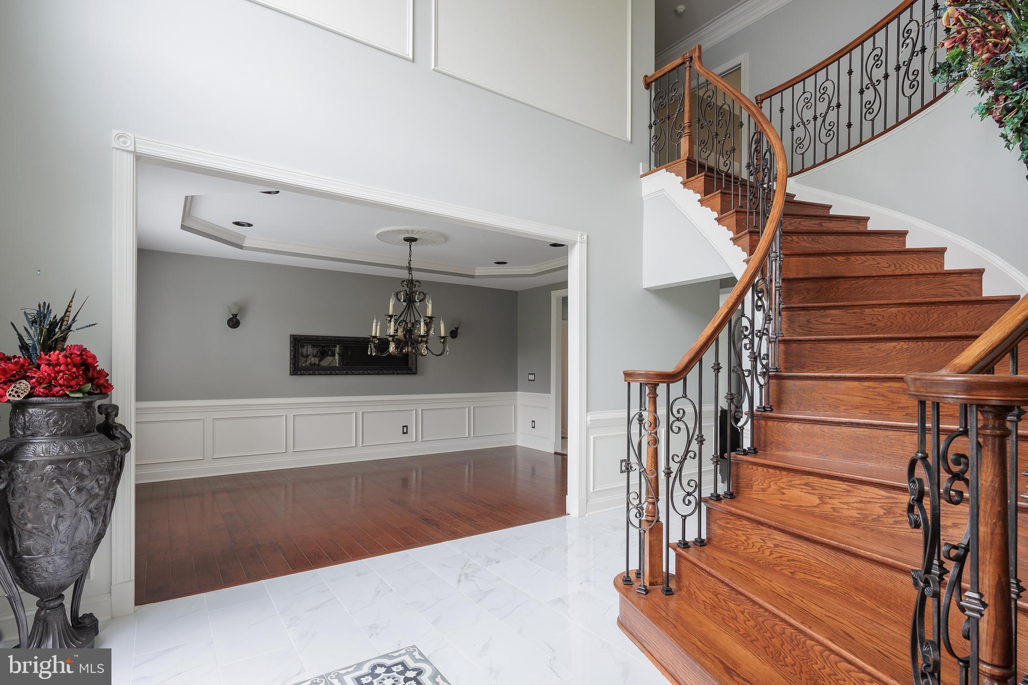 5359 WALKERTON COURT