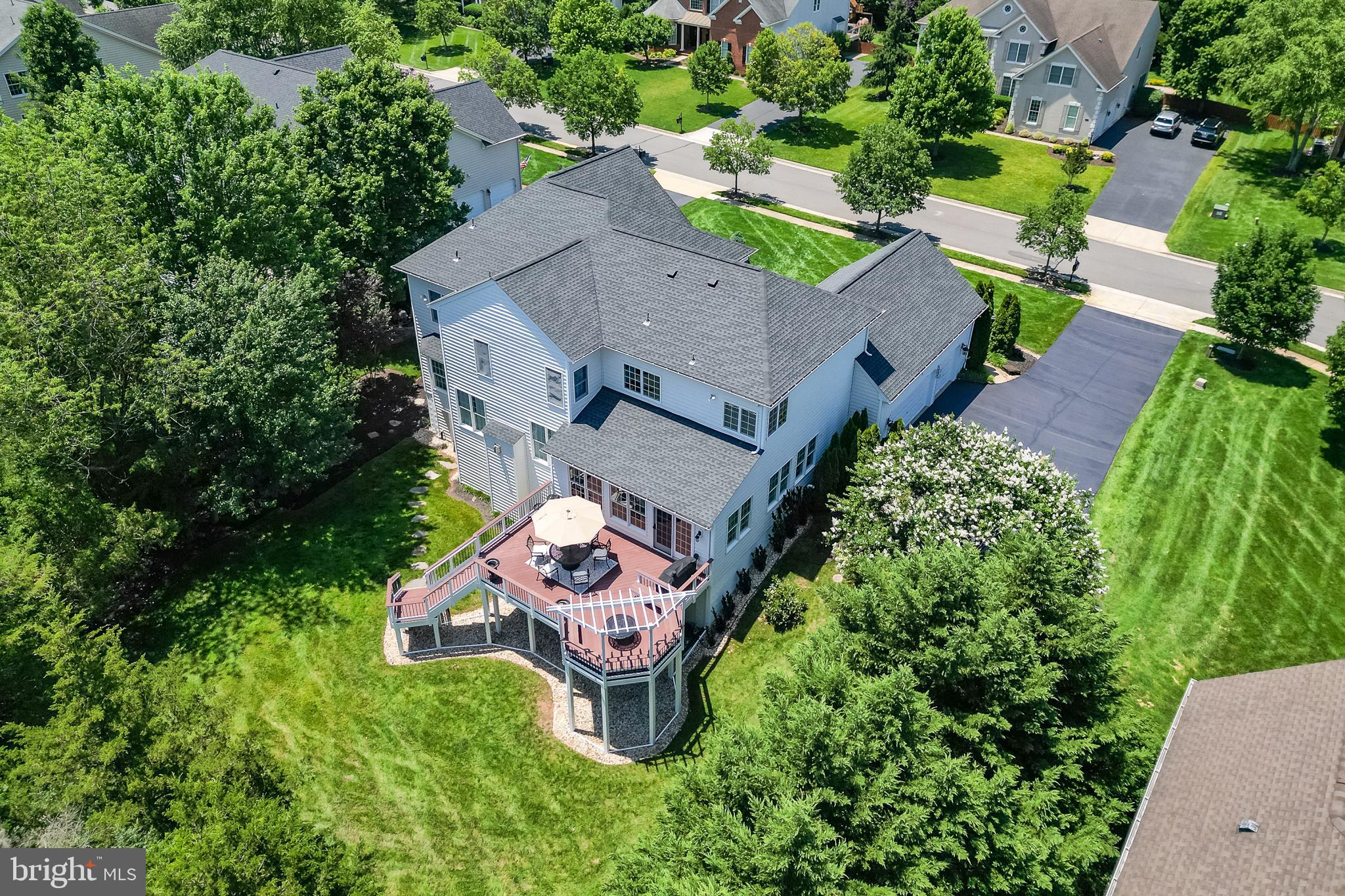 5359 WALKERTON COURT