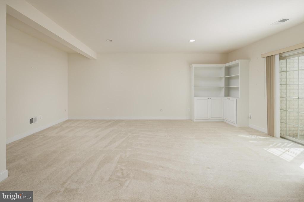 6037 CALUMET COURT