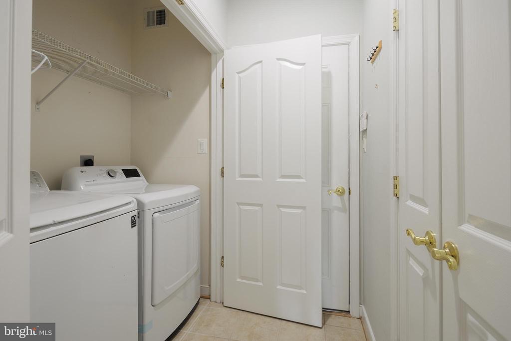 6037 CALUMET COURT