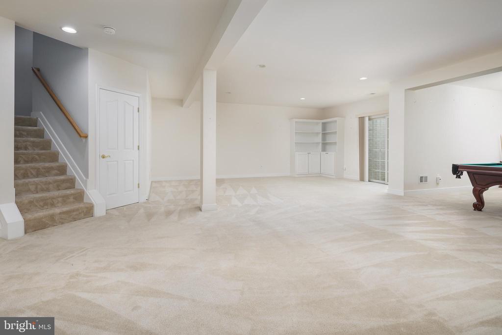 6037 CALUMET COURT