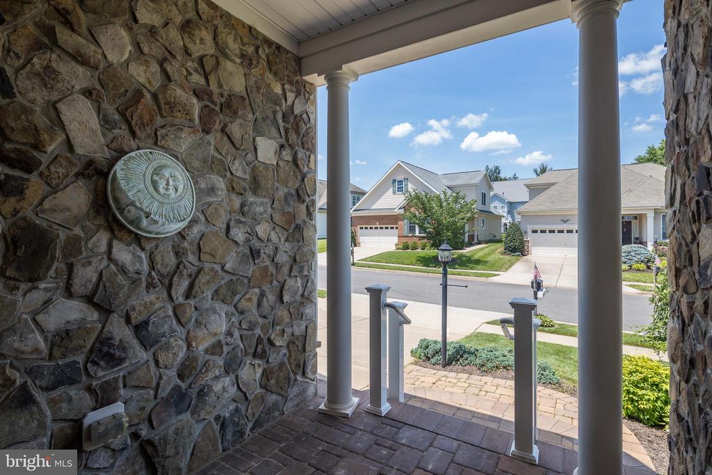 6037 CALUMET COURT