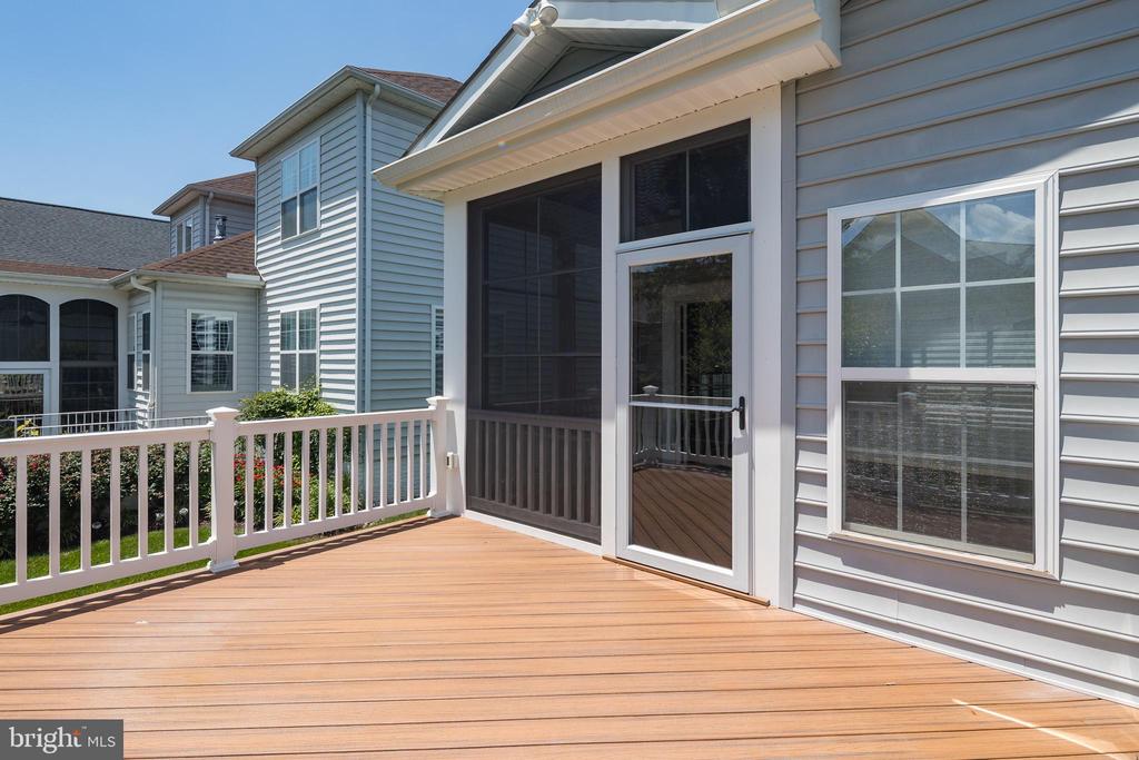 6037 CALUMET COURT