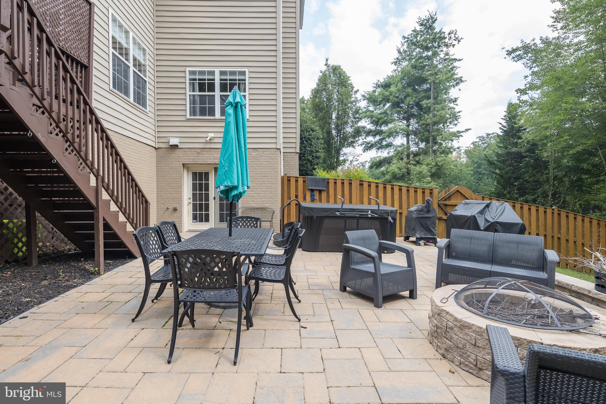 7891 MEADOWGATE DRIVE