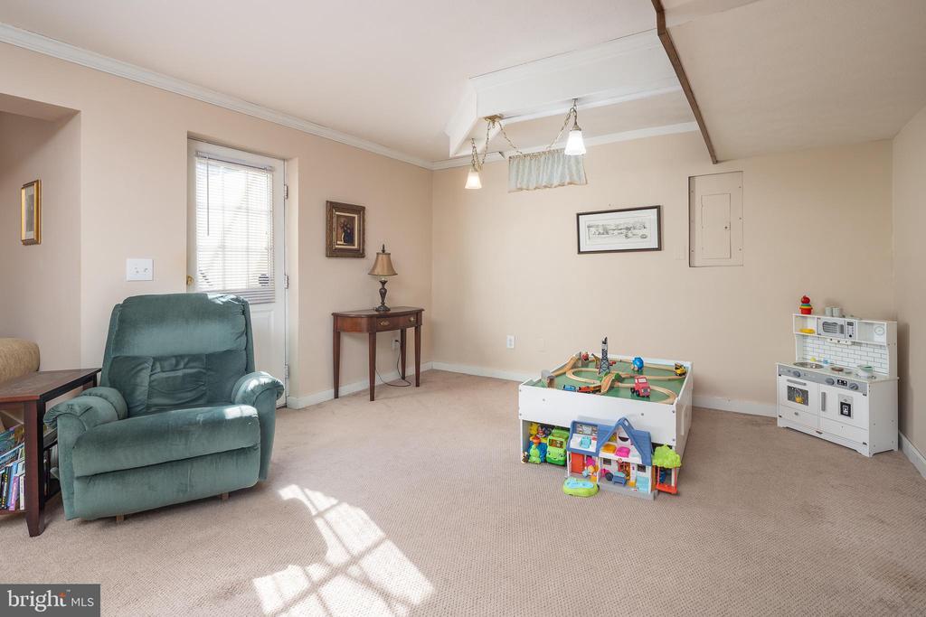 12017 YOUNGTREE COURT
