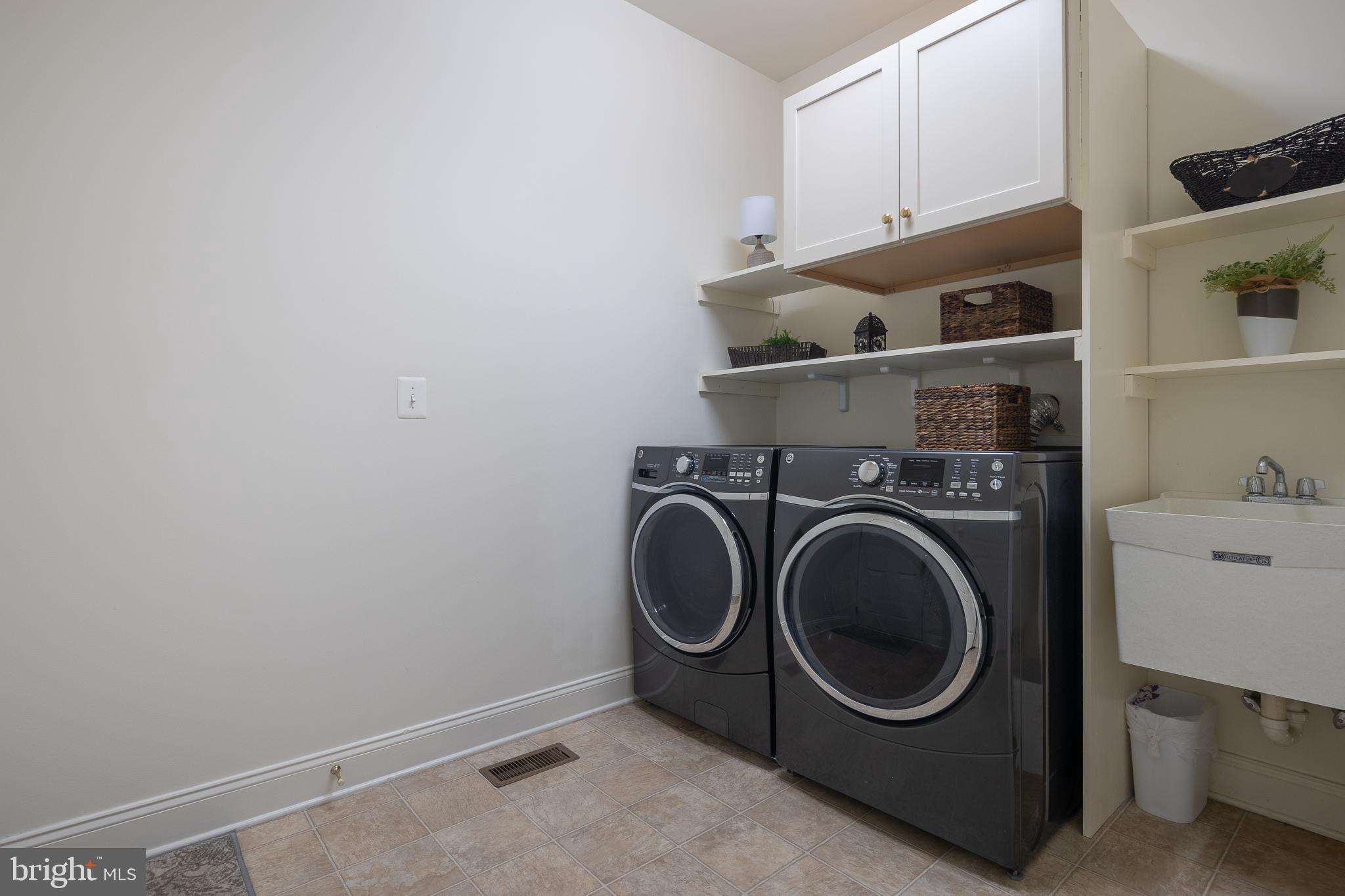 5923 INTERLACHEN COURT