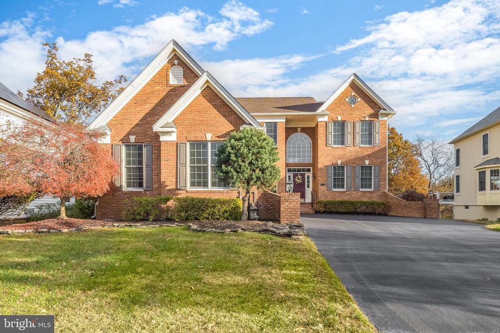 5923 INTERLACHEN COURT