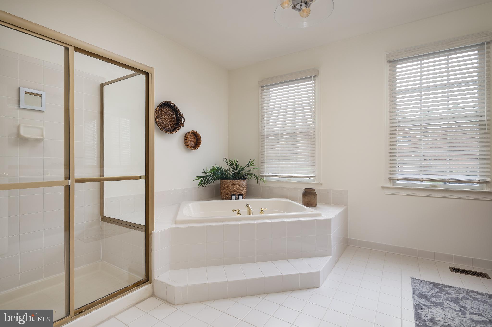 5923 INTERLACHEN COURT