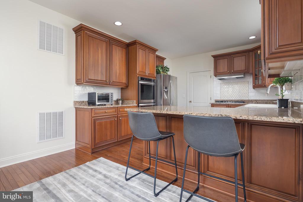 5923 INTERLACHEN COURT