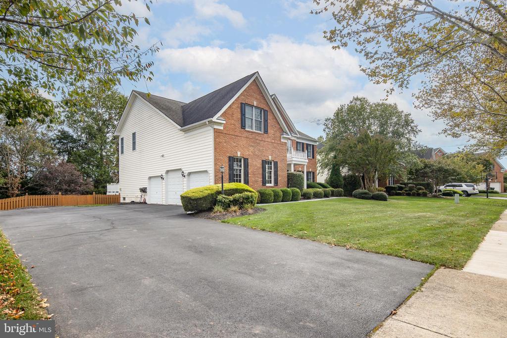 5361 BOWERS HILL DRIVE