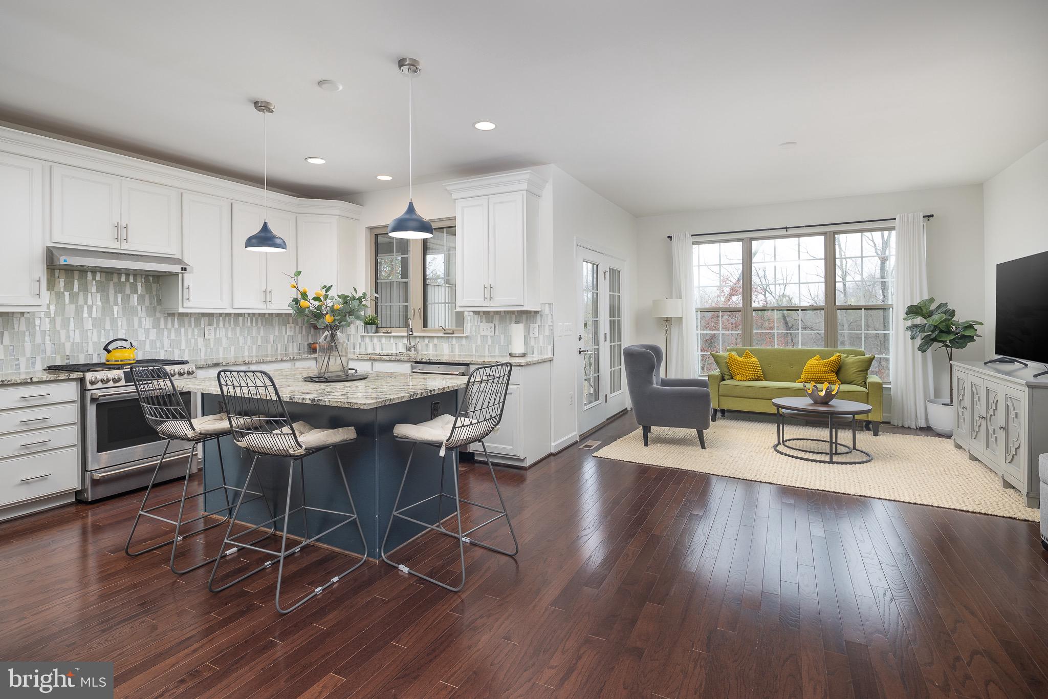 7933 TURTLE CREEK CIRCLE