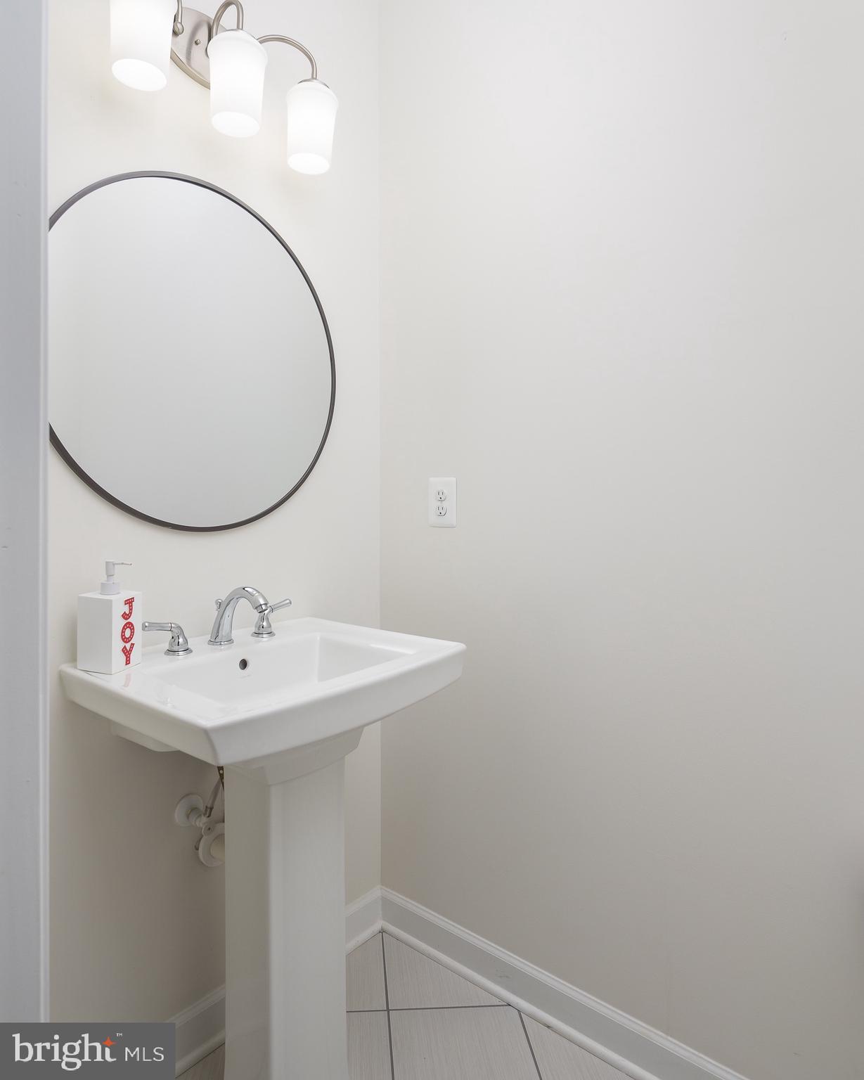 7933 TURTLE CREEK CIRCLE