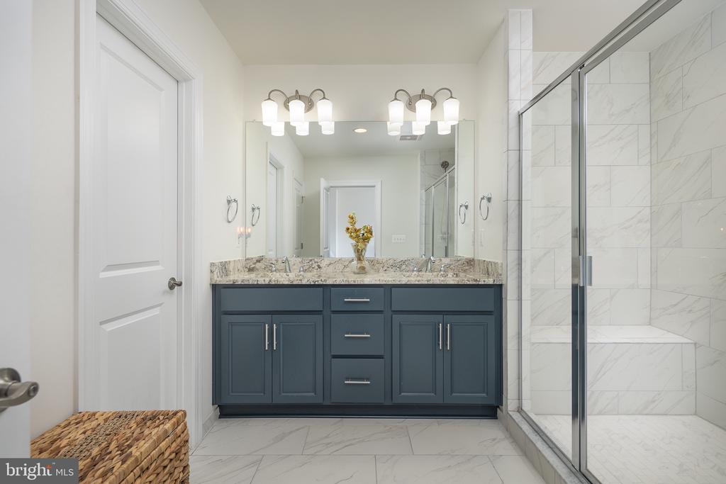 7933 TURTLE CREEK CIRCLE