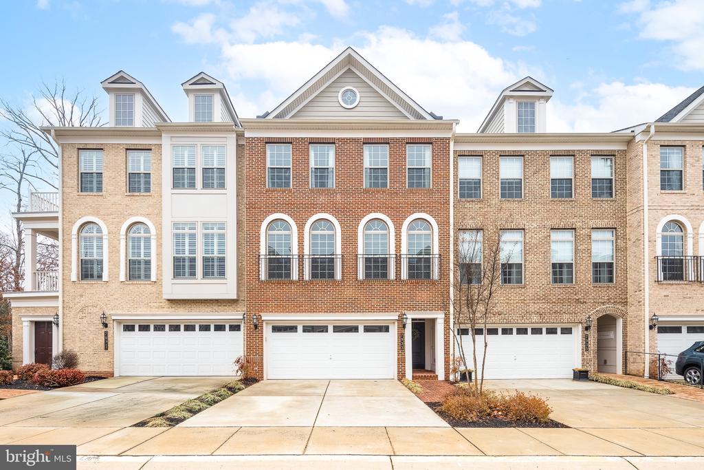 7933 TURTLE CREEK CIRCLE