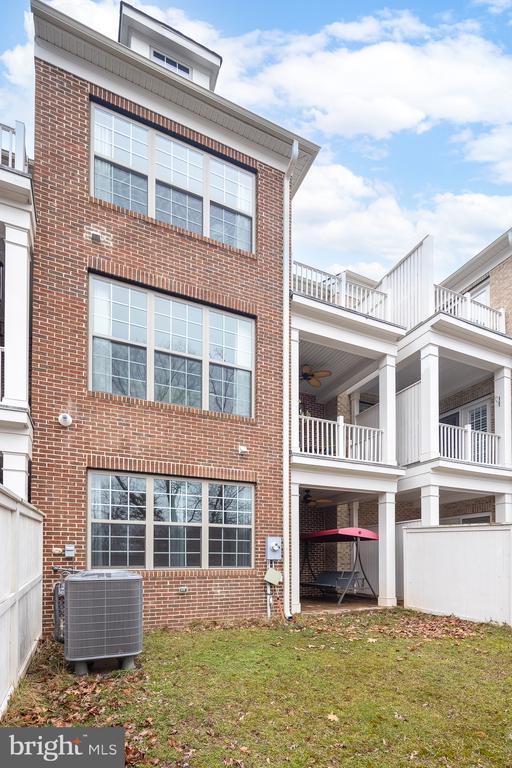 7933 TURTLE CREEK CIRCLE