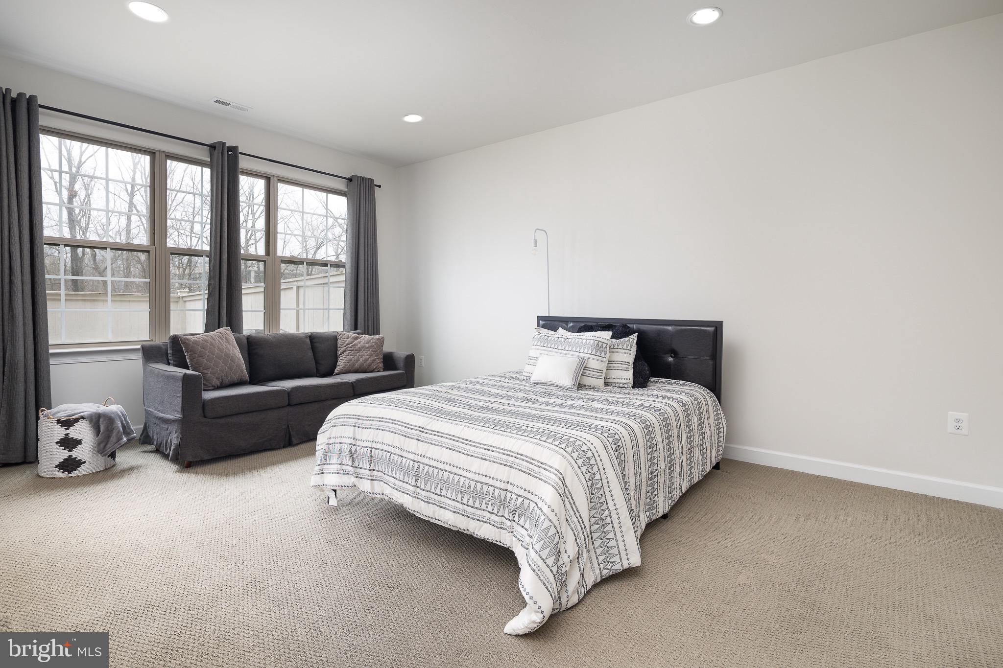 7933 TURTLE CREEK CIRCLE