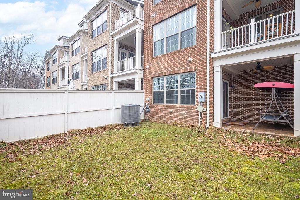 7933 TURTLE CREEK CIRCLE