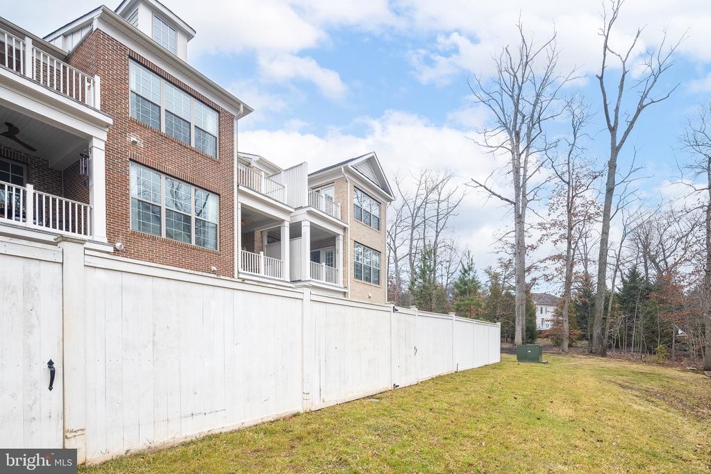 7933 TURTLE CREEK CIRCLE