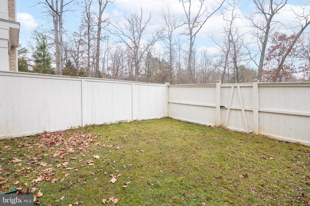 7933 TURTLE CREEK CIRCLE