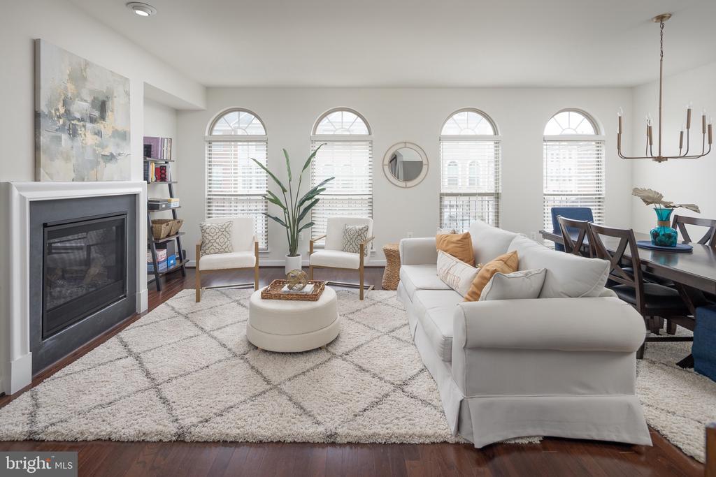 7933 TURTLE CREEK CIRCLE