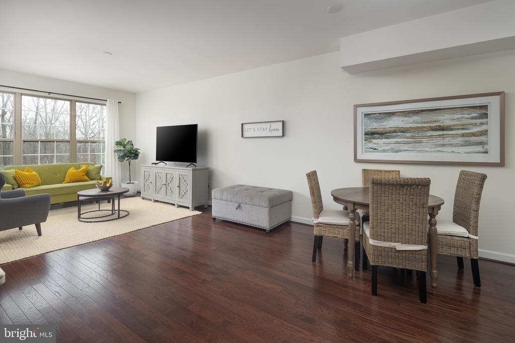 7933 TURTLE CREEK CIRCLE
