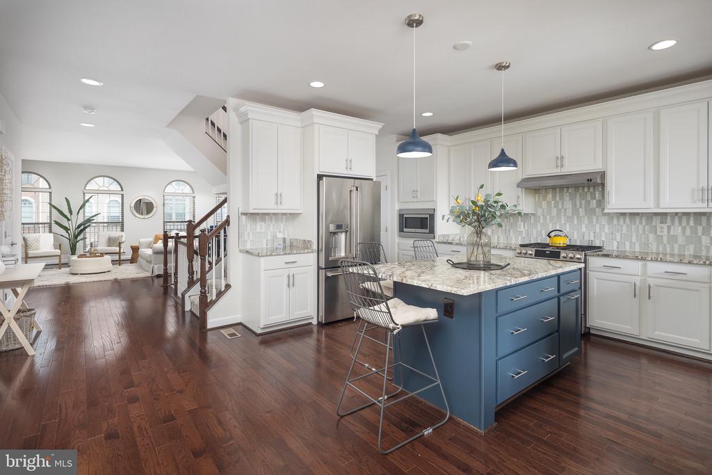 7933 TURTLE CREEK CIRCLE