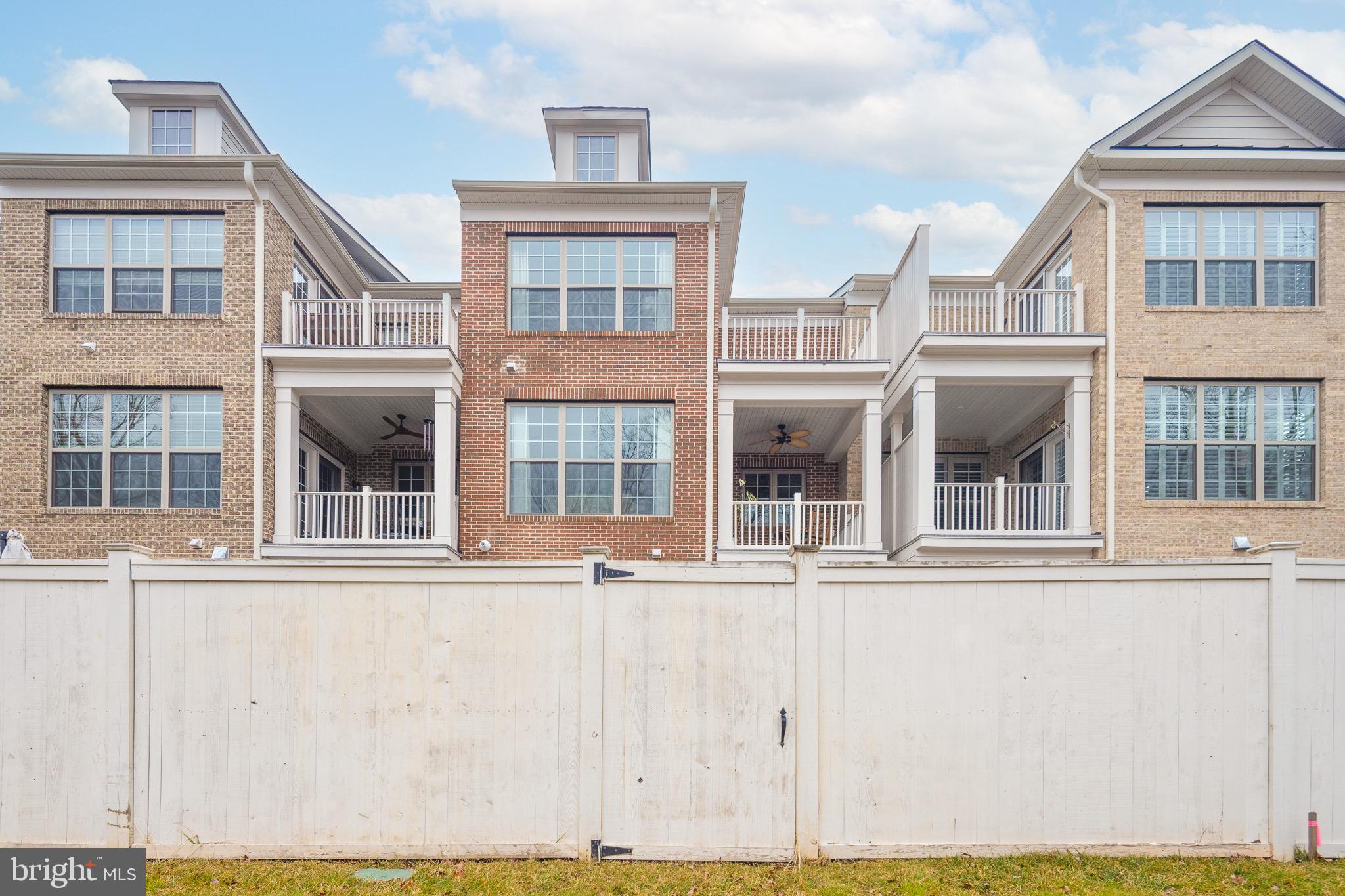 7933 TURTLE CREEK CIRCLE