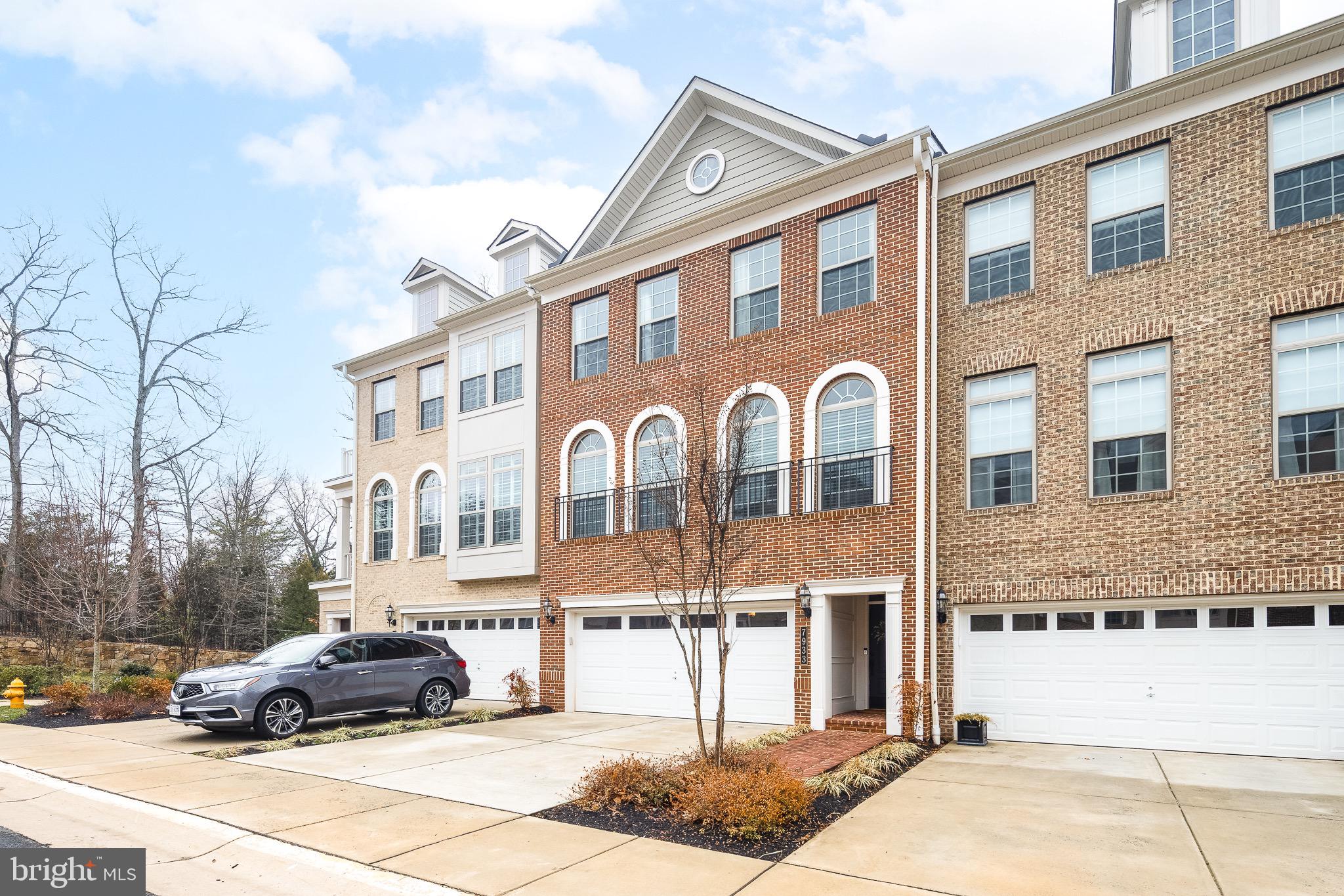 7933 TURTLE CREEK CIRCLE