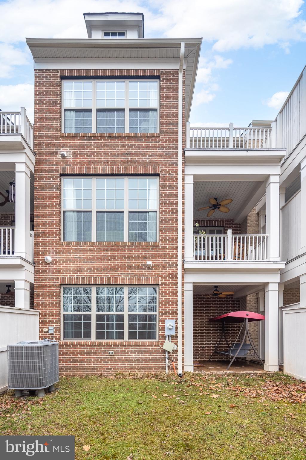 7933 TURTLE CREEK CIRCLE