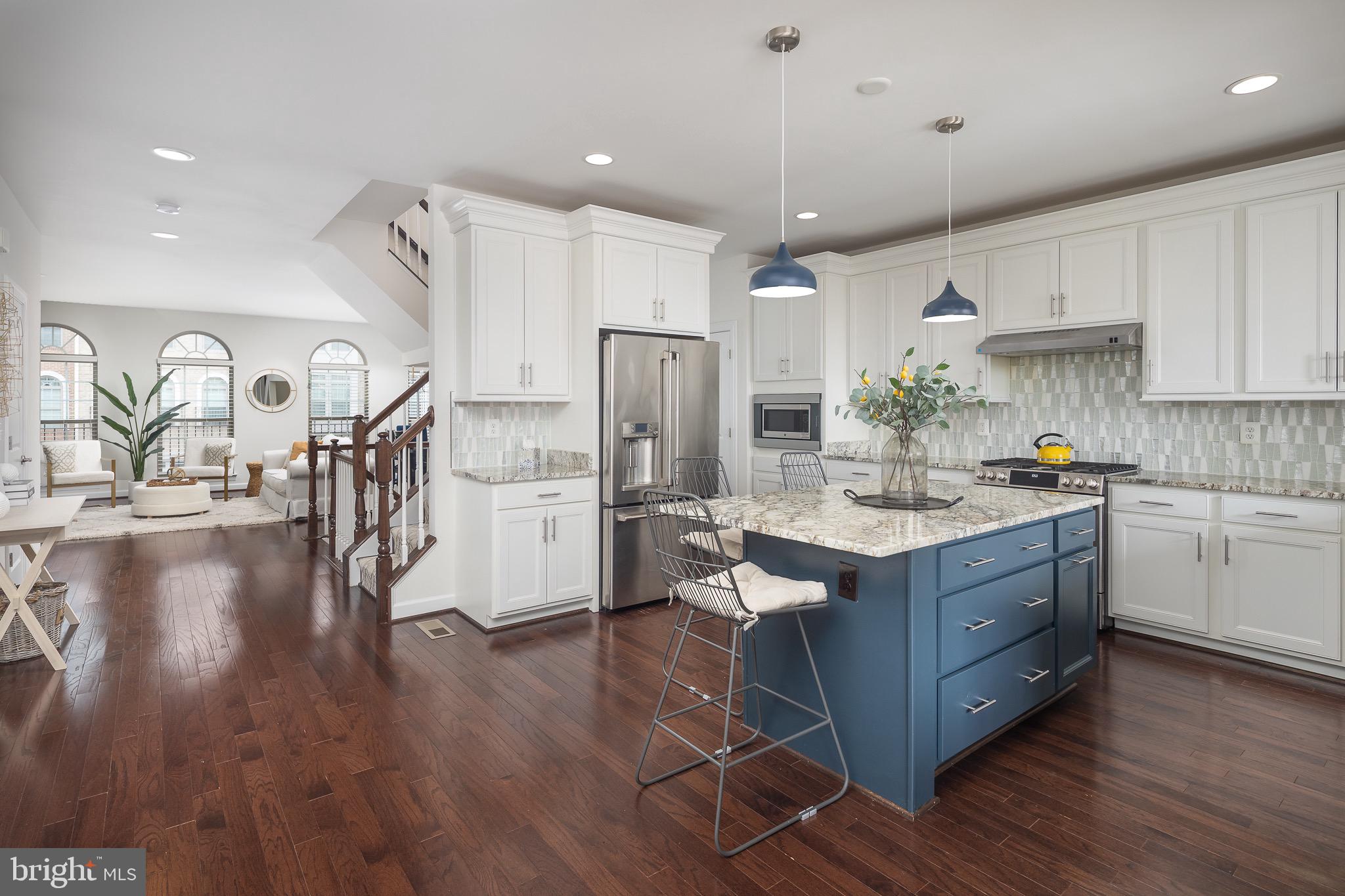 7933 TURTLE CREEK CIRCLE