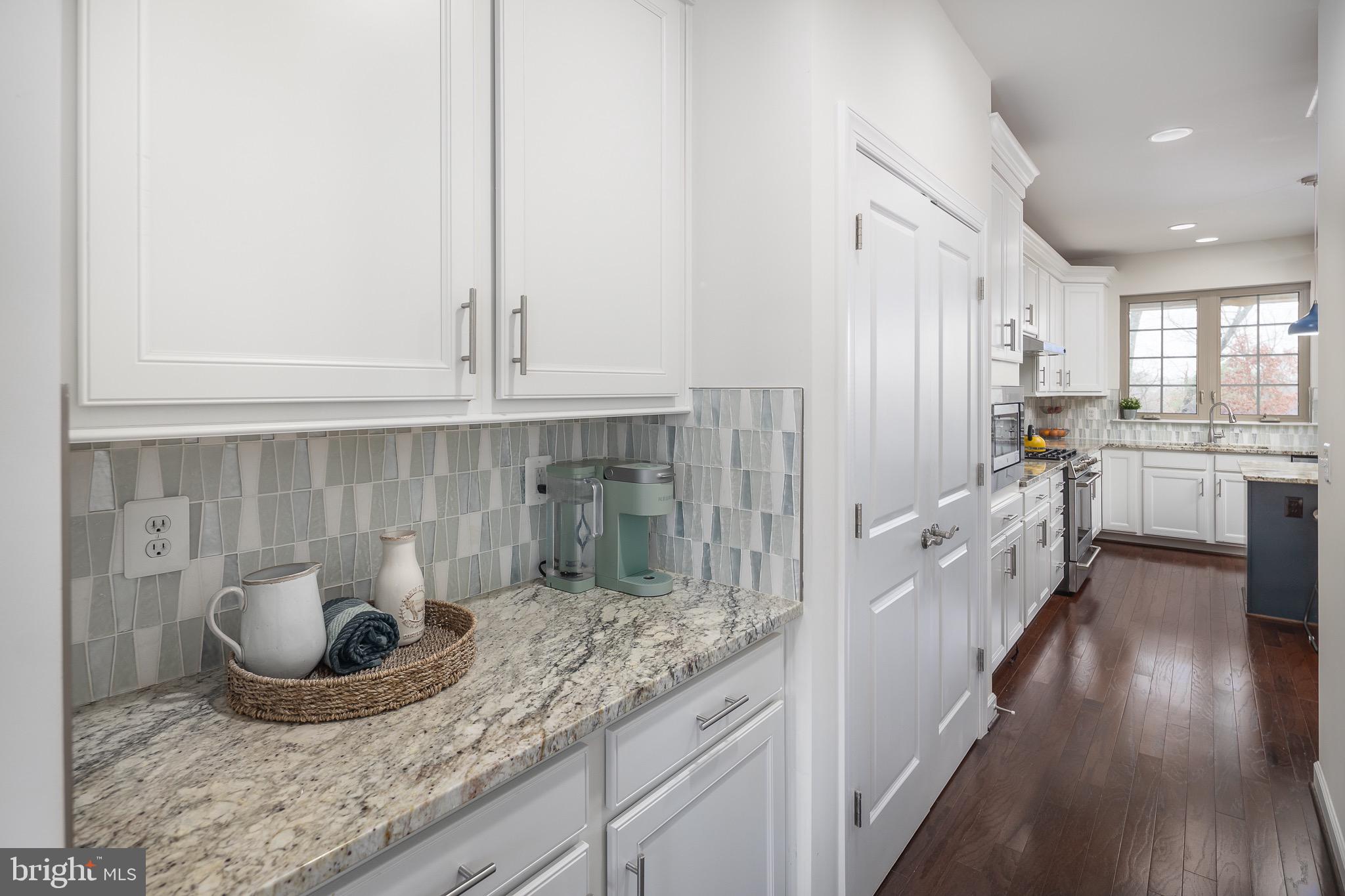 7933 TURTLE CREEK CIRCLE