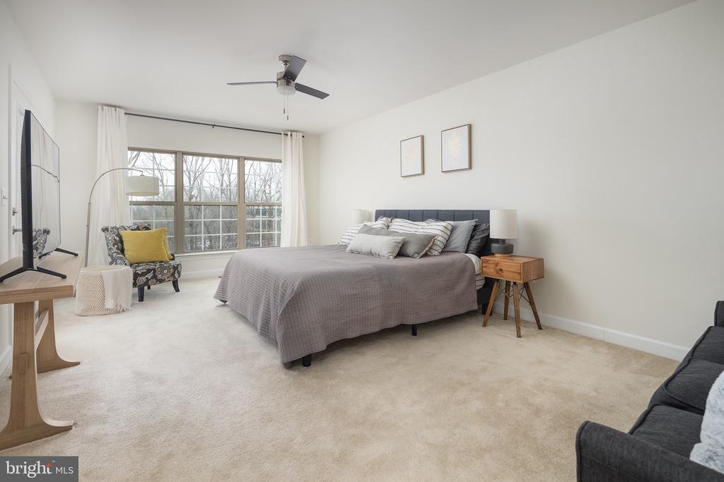 7933 TURTLE CREEK CIRCLE